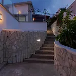 Sara In - Sara Vacation Адехе
