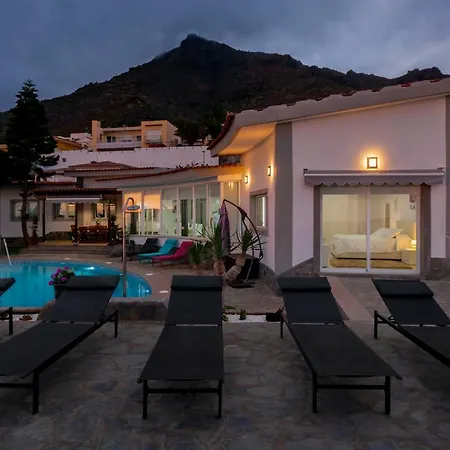 Sara In - Sara Vacation