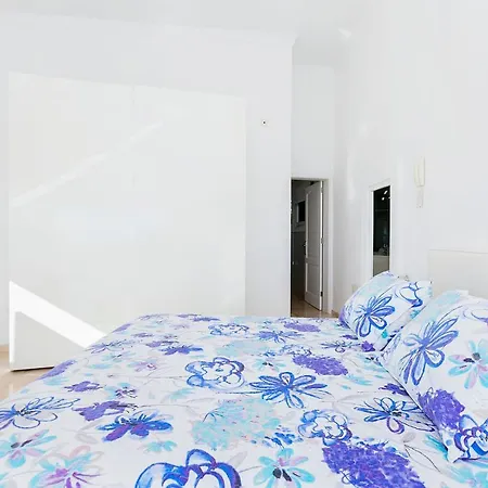 Sara In - Sara Vacation